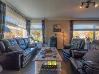 <strong>VRIJSTAANDE WONING MET 3 SLAAPKAMERS OP EEN PERCEEL VAN 16A80CA TE MOLENBEERSEL.</strong><br /><br /><strong>TROEVEN</strong><br />- Rustige ligging.<br />- Kortbij Nederlandse grens. <br />- Instapklaar.<br />- Rolluiken.<br />- Energielabel B.<br />- Zonnepanelen. <br />- Gezellige, grote tuin.<br /><br /><strong>KELDERVERDIEPING</strong><br />- Kelderruimte (3,45m x 3,70m = 12,77m²): aansluiting wasmachine en droogkast, grondwaterpomp, tegelvloer.<br />- Inpandige garage (4,30m x 9,80m = 42,14m²): CV-ketel, tegelvloer.<br /><br /><strong>GELIJKVLOERS</strong><br />- Inkomhal (4,60m x 2,60m = 11,96m²): tegelvloer.<br />- Woonkamer ((8,40m x 4,00m) + (3,00m x 2,40m) = 40,80m²): houthaard, tegelvloer.<br />- Keuken (4,50m x 3,00m = 13,50m²): onder- en bovenkasten, lades, inductiekookplaat, dampkap, combi-oven, koelkast, vaatwasser, tegelvloer.<br />- Toilet (1,60m x 0,90m = 1,44m²): toilet, spoelbakje, parkettegel.<br />- Badkamer (3,80m x 2,90m = 11,02m²): inloopdouche, dubbele spoelbak, lades, kolomkast, handdoekradiator, inbouwkasten, parkettegel.<br /><br /><strong>VERDIEPING +01</strong><br />- Overloop.<br />- Slaapkamer 1 (3,70m x 3,80m = 14,06m²): laminaatvloer.<br />- Slaapkamer 2 (3,00m x 2,60m = 7,80m²): inbouwkast, laminaatvloer.<br />- Slaapkamer 3 (3,70m x 4,00m = 14,80m²): inbouwkast, laminaatvloer.<br /><br /><strong>VERDIEPING +02</strong><br />- Bergzolder: vloerisolatie.<br /><br /><strong>EXTERIEUR</strong><br />- Groot terras waarvan een gedeelte overdekt met inbouwspots.<br />- Prieeltje.<br />- Vijver.<br />- Tuinhuis.<br />- Werkplaats met overdekt terrasje.<br />- Omheinde tuin. <br /><br />Bekijkt u deze advertentie via een aanverwante vastgoedsite, surf dan zeker naar onze website www.N78vastgoed.be voor een uitgebreide beschrijving en foto's. Meer info: +32 (0)89 86 18 88 of info@N78vastgoed.be.