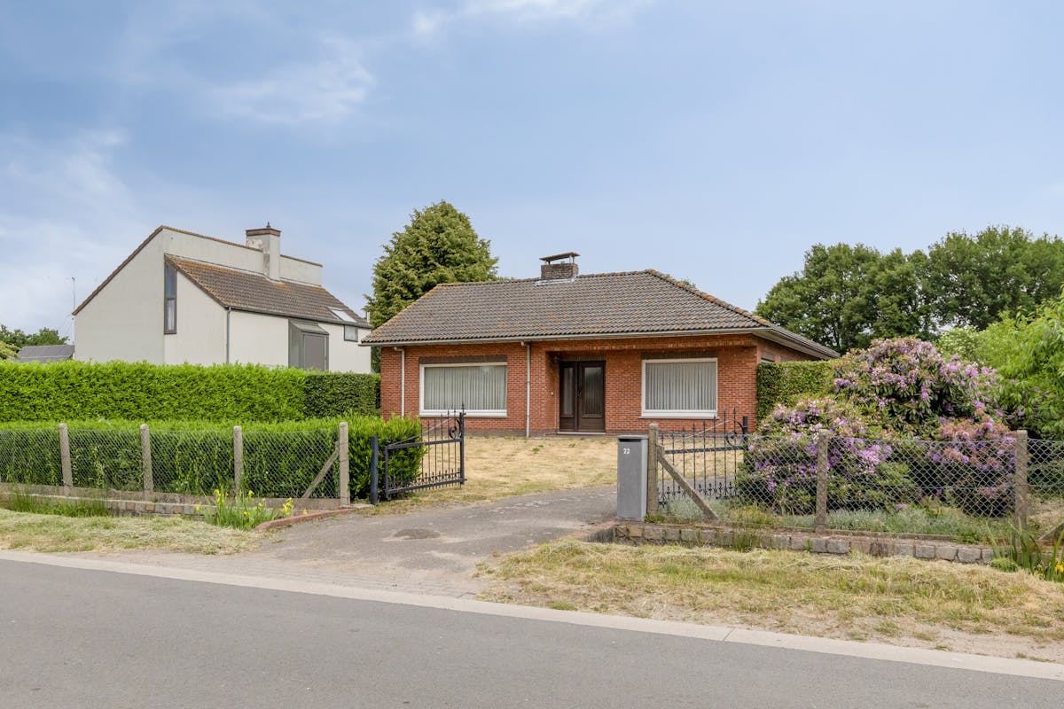 Landhuis op ca.1214m²  met aanpalend bouwland aan de tuin ! - foto 1