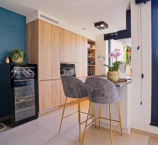 Dit recent appartement in Temse met zeer gunstig EPC (6 zonnepanelen) biedt een perfecte combinatie van comfort, stijl en een uitzonderlijke...