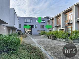 Jette : IMMO STORE stelt u dit AANGENAME appartement op de EERSTE verdieping in een RUSTIGE omgeving voor, VOLLEDIG WEG van de STRAAT, binnen...