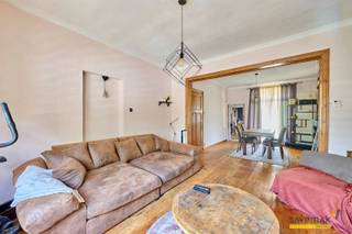 <p><span> </span></p><p><span>On the ground floor, we have a living room with its original layout and hardwood floors, and those hardwood floors and accents can be found throughout the entire home. </span></p><p><span> </span></p><p><span>The kitchen is spacious and practical, and there’s a storage room behind it.</span></p><p><span> </span></p><p><span>On the first floor, you’ll find the bathroom, two bedrooms, and a small room that would make a perfect walk-in closet.</span></p><p><span> </span></p><p><span>The attic, accessible via a fixed staircase, can be used as a third bedroom, a studio, or a man cave. </span></p><p><span> </span></p><p><span>Outside, the garden is still undeveloped but can certainly be transformed into a gem. </span></p><p><span> </span></p><p><span>Renovation requirements for residential buildings apply.<br />More info: <span>https://energiesparen.be/renovatieverplichting</span></span></p><p><span> </span></p><p><span>Administrative measures in the measures register: no</span><span> </span></p><p><span> </span></p><p><span> </span></p><p><span> </span></p>