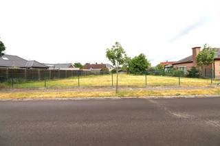 Droomt u van bouwen op een toplocatie? Ontdek dit uitzonderlijk perceel bouwgrond van 821 m² voor open bebouwing in het charmante...