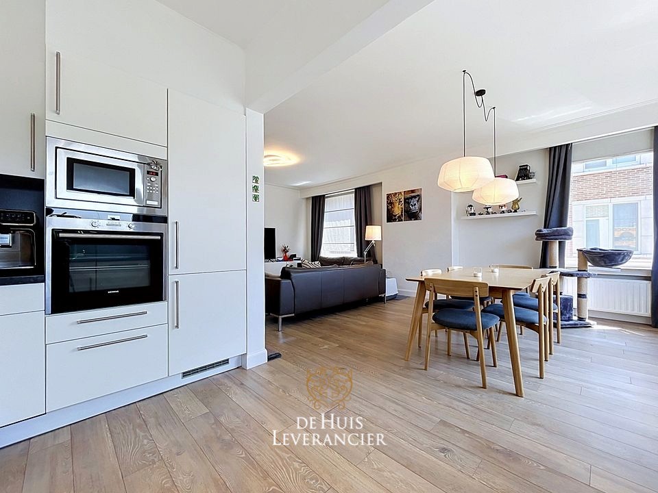 Lichtrijk en instapklaar 3-slaapkamerappartement (106 m²) met garage en gunstig EPC (B) op toplocatie in Wilrijk! - foto 5