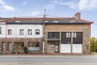 Centrally located building with exceptional potential in Meerbeek (Kortenberg)

This characterful building, located on the Dorpsstraat in the heart of Meerbeek, offers a unique opportunity for those seeking space and development possibilities.
According to the existing permit, the property is classified as a residence with warehouse. In its current state, however, multiple residential units have been created, which does not correspond to the permitted situation.

With a generous gross area of more than 570 m², the building offers impressive volume and numerous opportunities for anyone wishing to realise a tailor-made project. Thanks to its central location, spacious layout and strong potential, this property is an ideal opportunity for creative renovators or investors.

