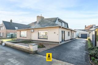 TE KOOP GEZELLIGE WONING MET STERKE LIGGING EN VEEL MOGELIJKHEDENOp zoek naar een woning met een top ligging en goede oriëntatie? De woning dateert...