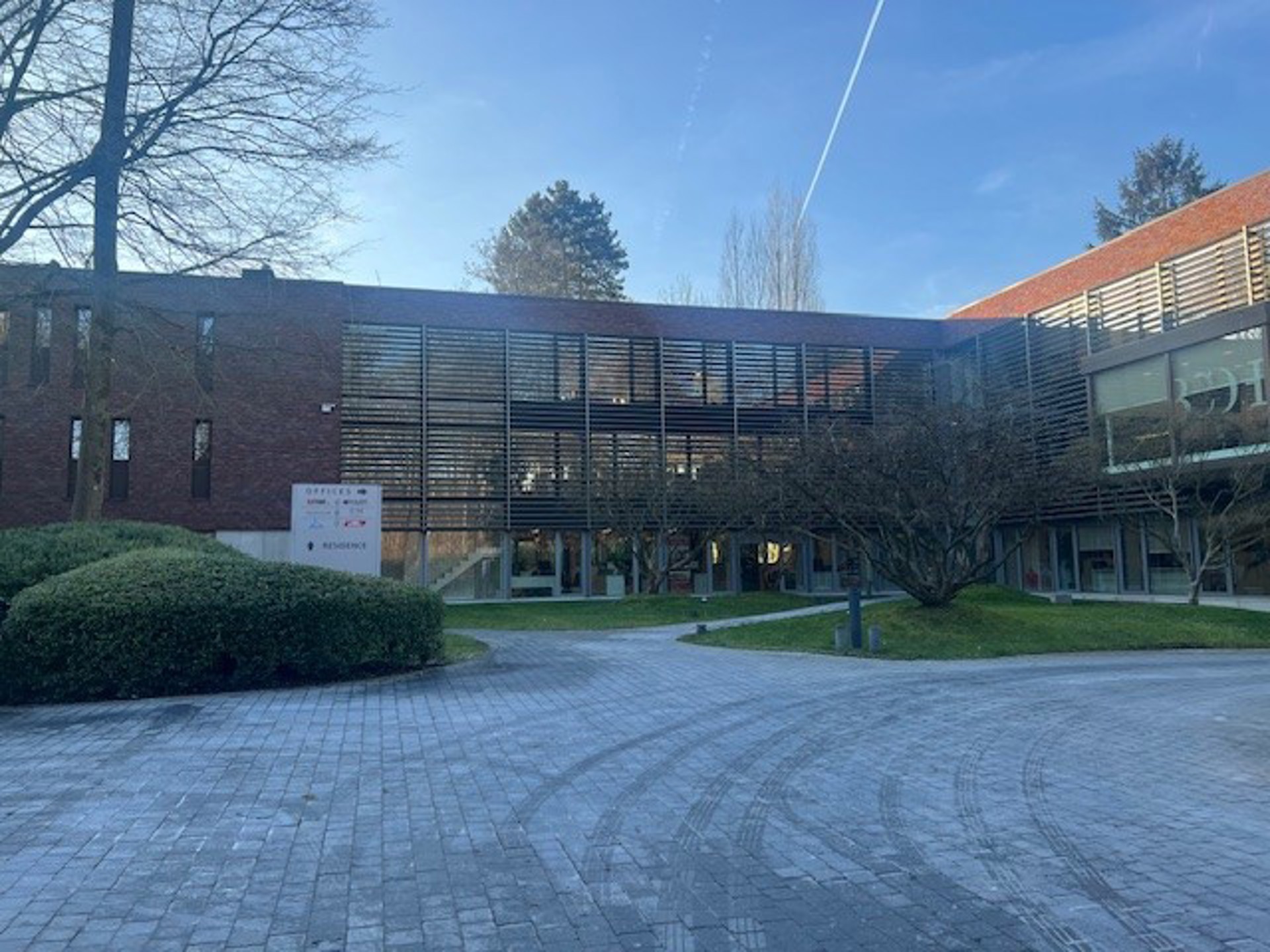 Commercial for rent in Uccle - photo 1