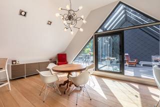 Dit unieke duplexappartement (bouwjaar 2014) in het centrum van Schilde biedt het beste van twee werelden: ruim en luxueus wonen in combinatie met...