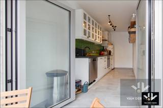 Instapklaar 2-slaapkamerappartement recht in het centrum van Hasselt - met 2 kelderbergingen! TROEVEN:- Energiezuinig: EPC label B! - Elektrische...