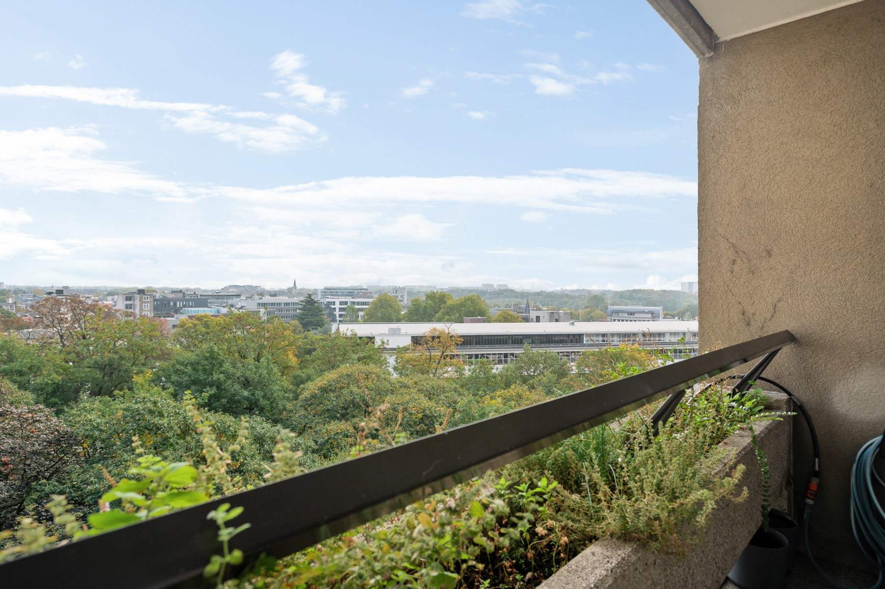 Volledig gerenoveerd en instapklaar appartement 121m² + 26m² terras - foto 3