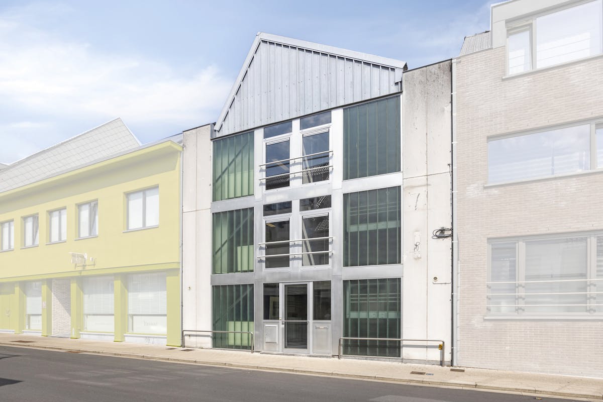 Uniek huis te koop van ca. 367m² in centrum Torhout - foto 1