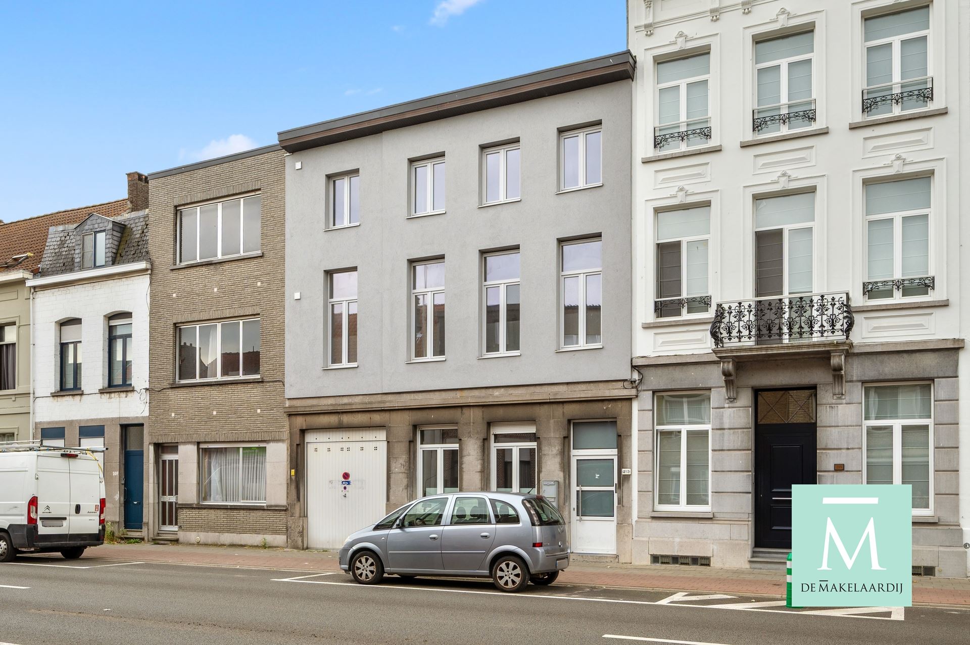 Op te frissen 2/3 slaapkamerappartement op strategische ligging! - foto 1