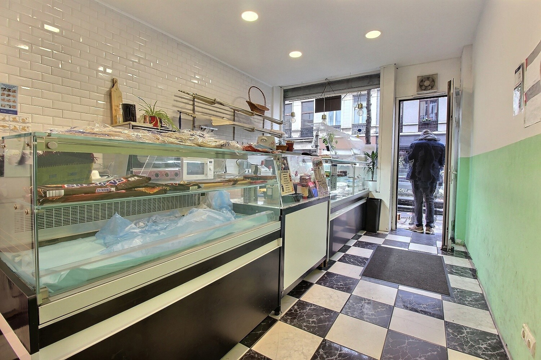 Commercial for sale in Ixelles - photo 2