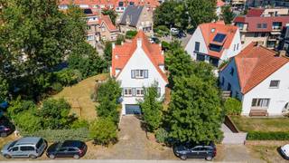 Villa te koop in de Simli wijk te Nieuwpoort, op de hoek van de Artanlaan en de Rik Woutersweg. Deze charmante villa met zongerichte tuin is...