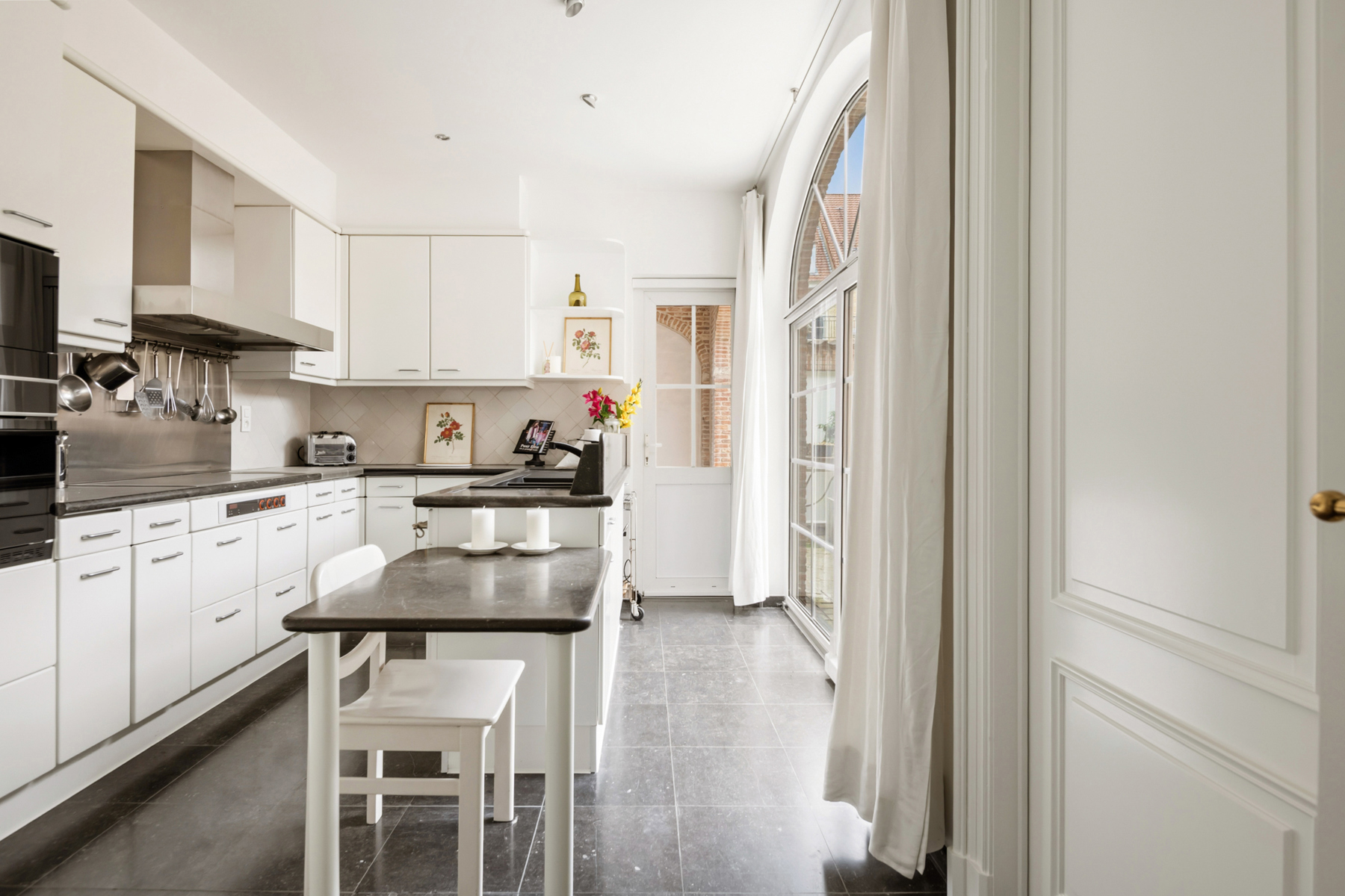 Apartment for rent in Antwerp with 4 bedrooms - photo 5