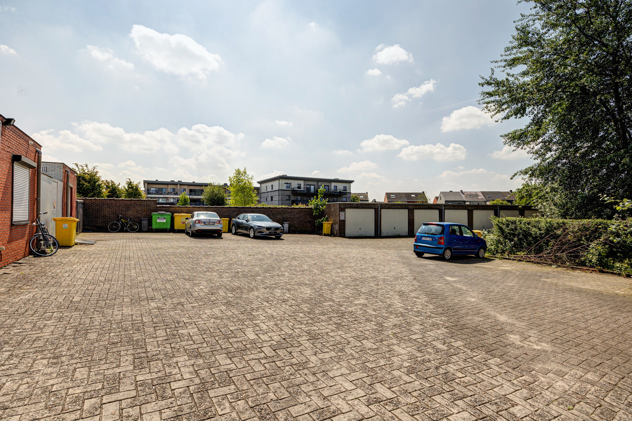 Centraal gelegen kantoor/handelspand van 300m² met parking. - foto 5