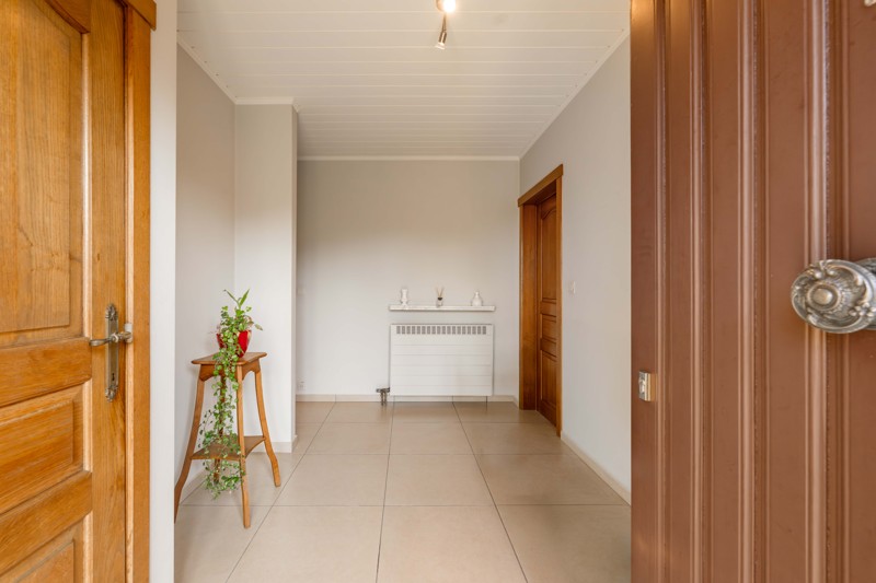 Zeer ruime en rustig gelegen villa TE KOOP in Sint-Eloois-Vijve! - foto 3