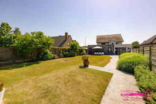 * Prachtige instapklare alleenstaande villa op de grens Ingelmunster/Meulebeke* Totaalrenovatie in 2010* Gelegen nabij het centrum van Meulebeke en...