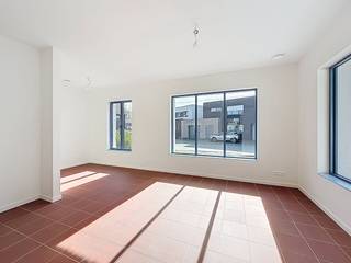 La maison a été conçue pour un confort maximal et une faible empreinte environnementale.Outre les 3 chambres spacieuses, l'espace de vie lumineux...