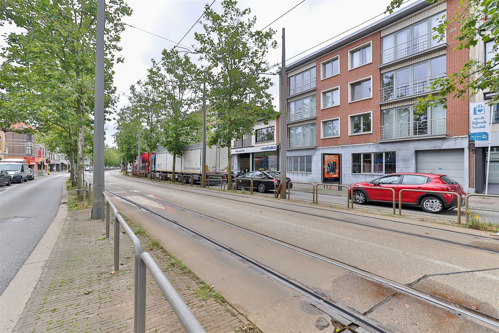 Prachtig gelijkvloers appartement met 3 slaapkamers! - foto 1