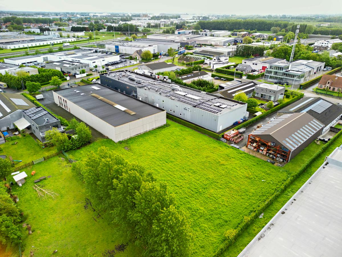 Bedrijfsgebouw (1.500m²) met laadkade te Oostende op 6.050m² - foto 5