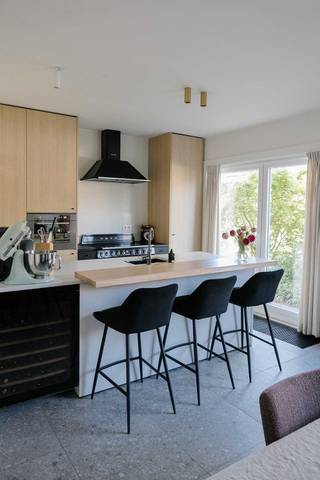 Welkom in de Hoogvennestraat 25, gelegen in het groene Kiewit: de perfecte combinatie van stadsnabijheid en natuur, op wandelafstand van het...
