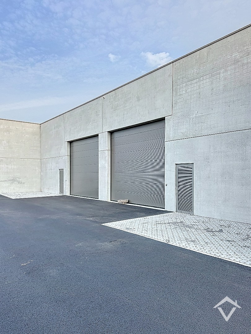 Nieuwbouw loods KMO-UNIT te koop – 326 m² met 1 parkeerplaats inbegrepen op de industriezone te Aartrijke - foto 5