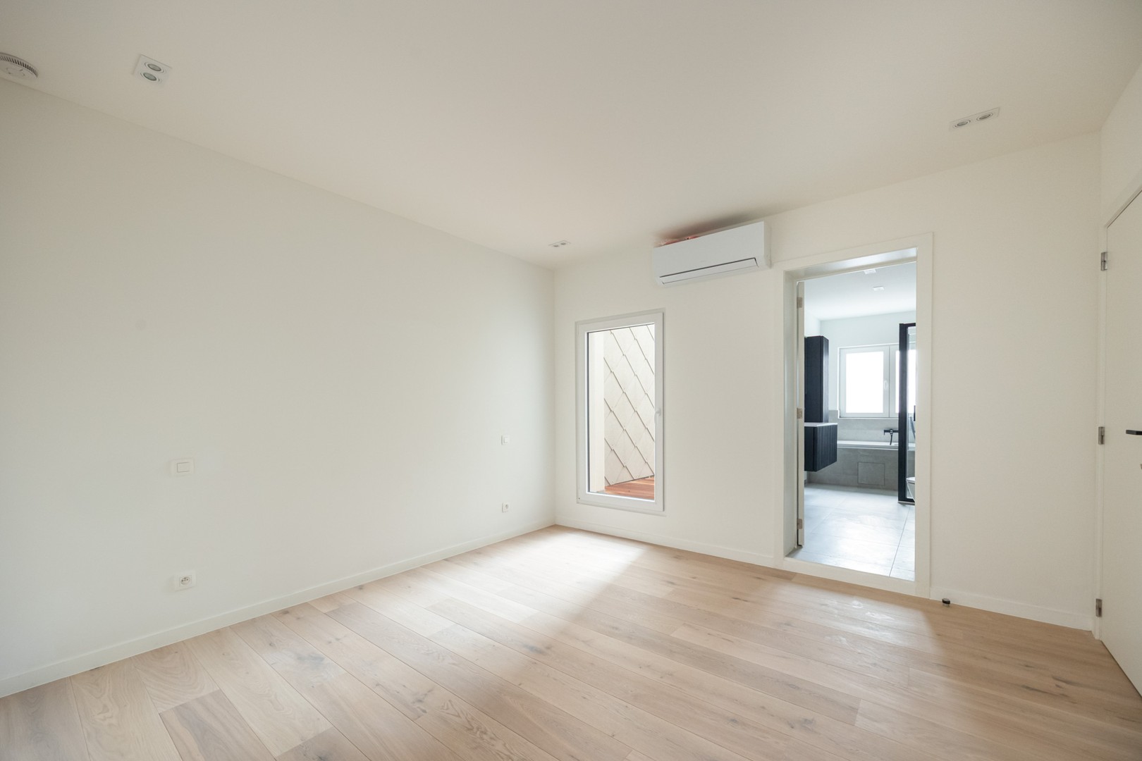 APPARTEMENT + TERRAS +/- 44m² - foto 5