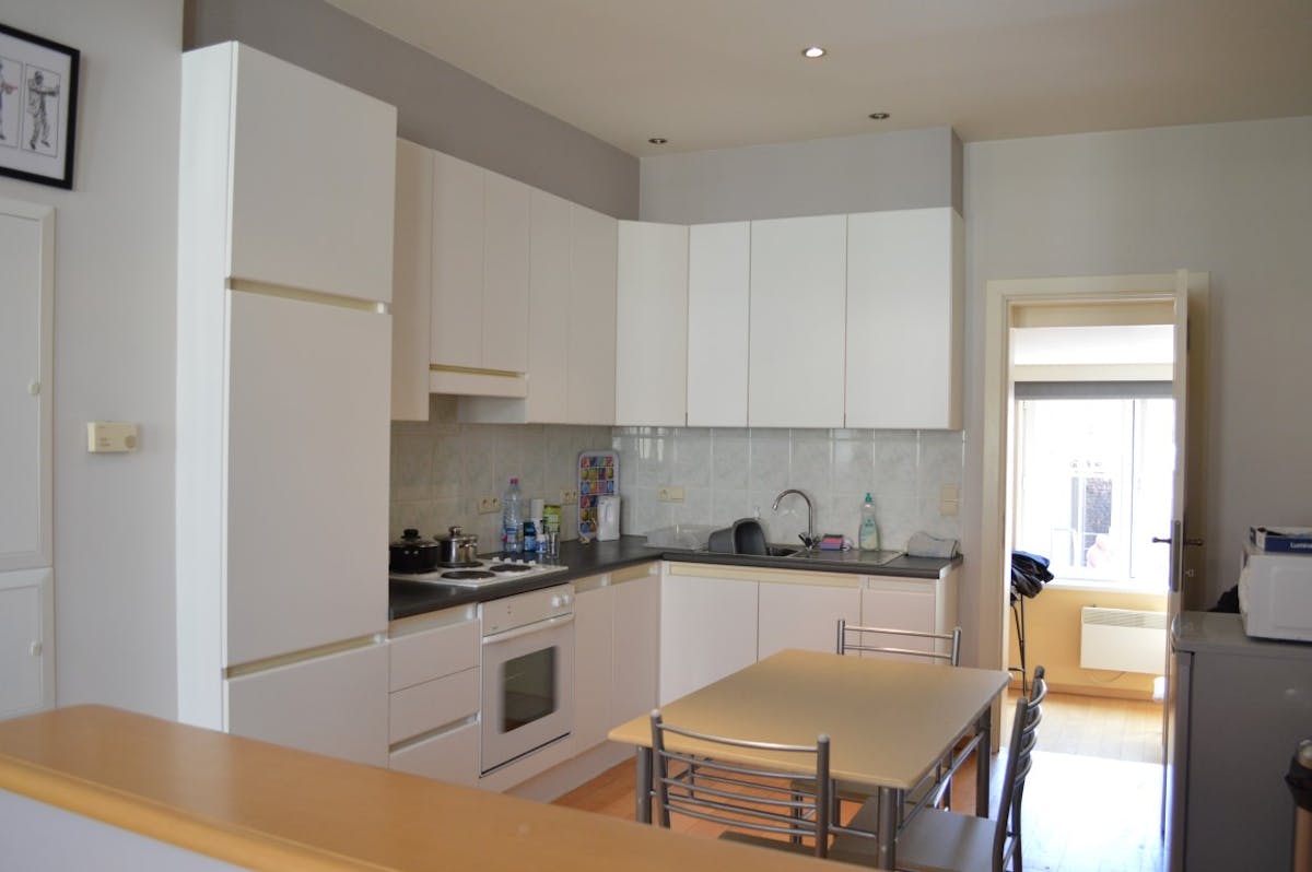 Eénslaapkamerappartement in het hartje van Ieper. - foto 2