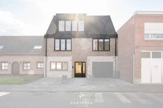 Unieke kans: Ruime duplex van 190 m² met zonnig terras van 30 m² Bent u op zoek naar een moderne, energiezuinige woonst met alle comfort van...