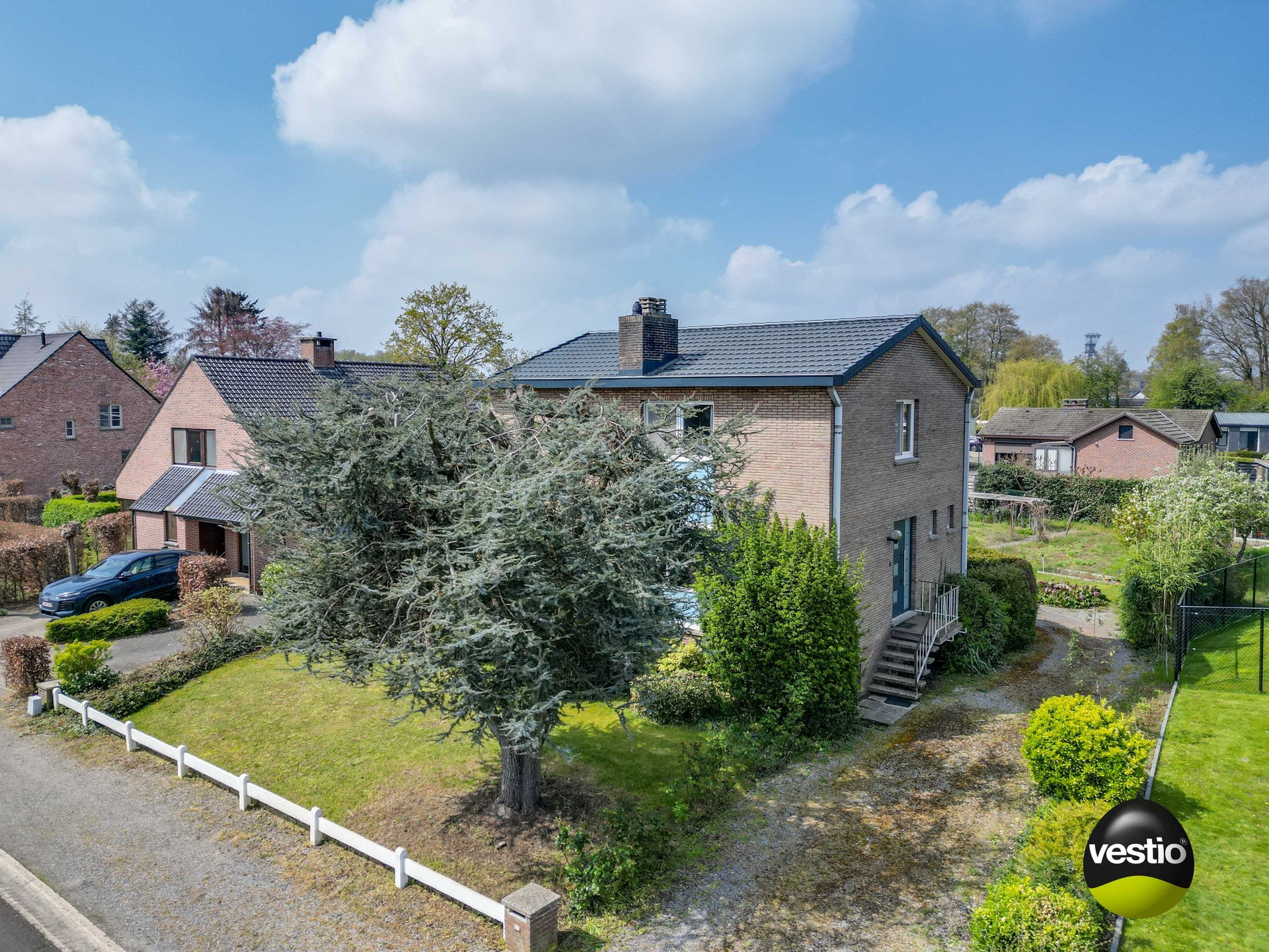 RUSTIG GELEGEN WONING OP 9,64 ARE - foto 4