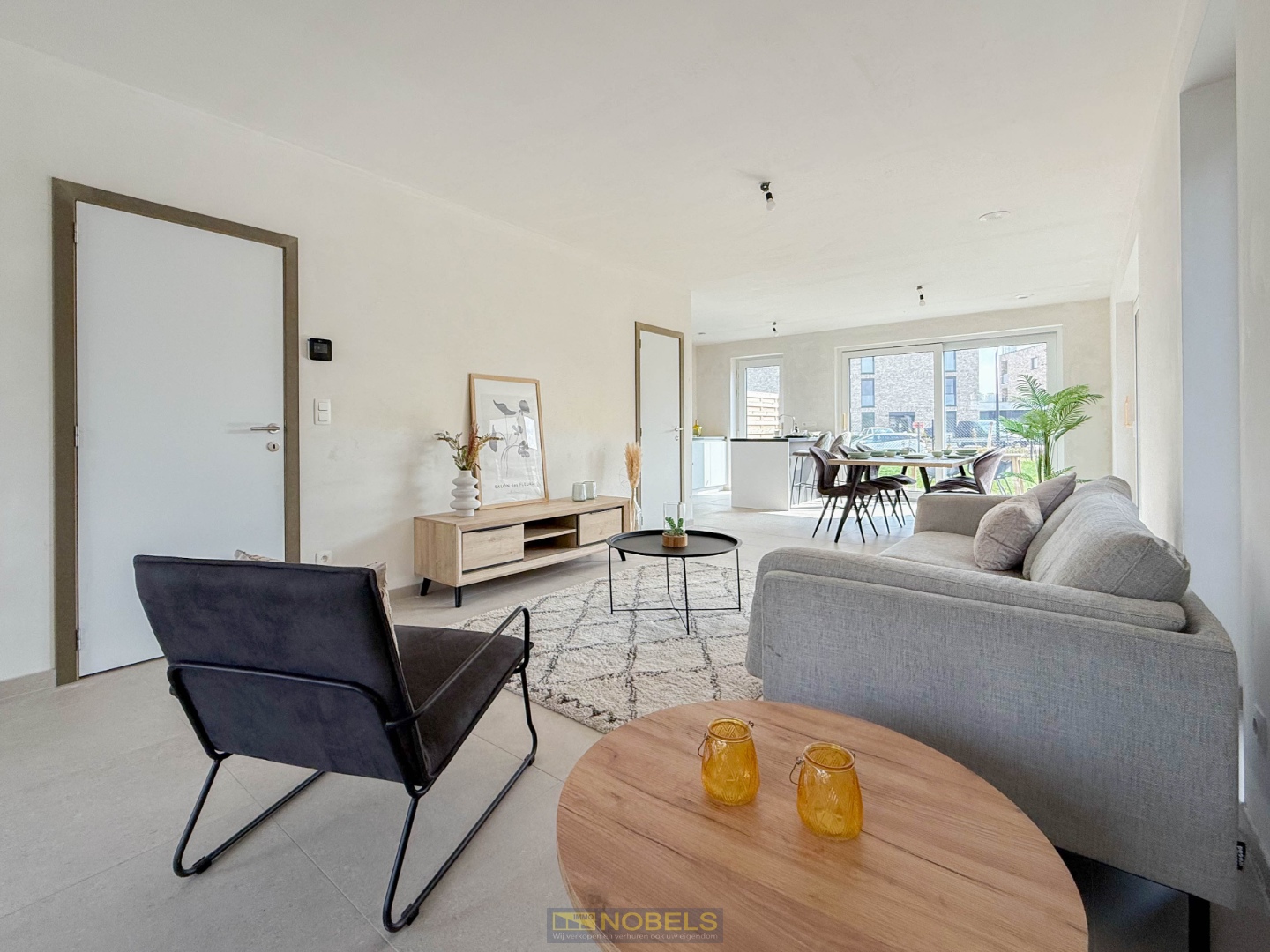 Te koop, lichtrijke nieuwbouwwoning met vier slaapkamers en tijdloze charme - foto 5
