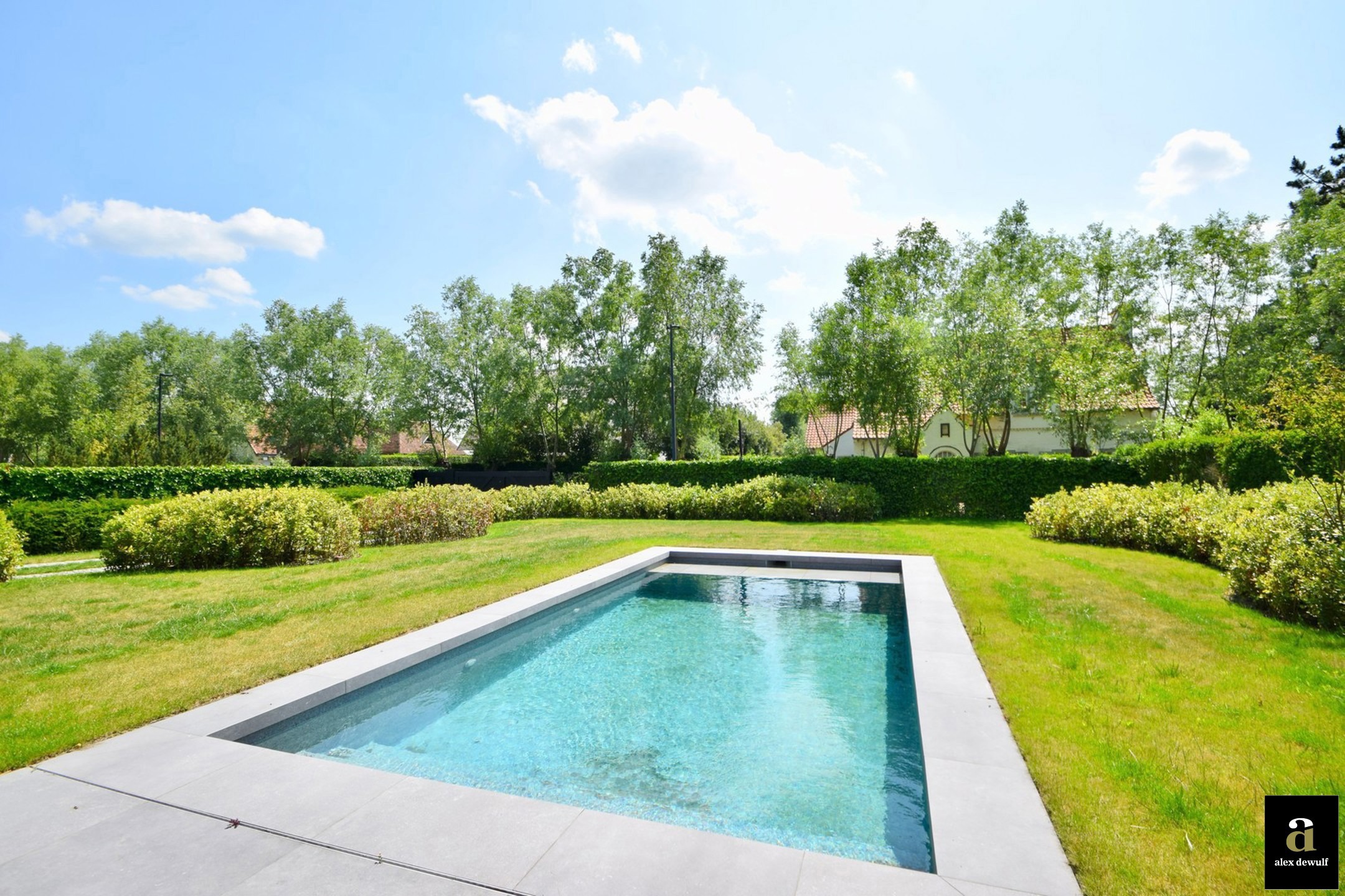 Alleenstaande villa gelegen in een groene omgeving, aan de rand van het Zoute. - foto 3