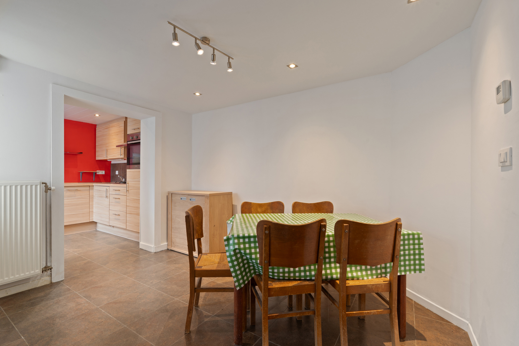 Vernieuwd appartement in de Quartier Sénégalais - foto 3