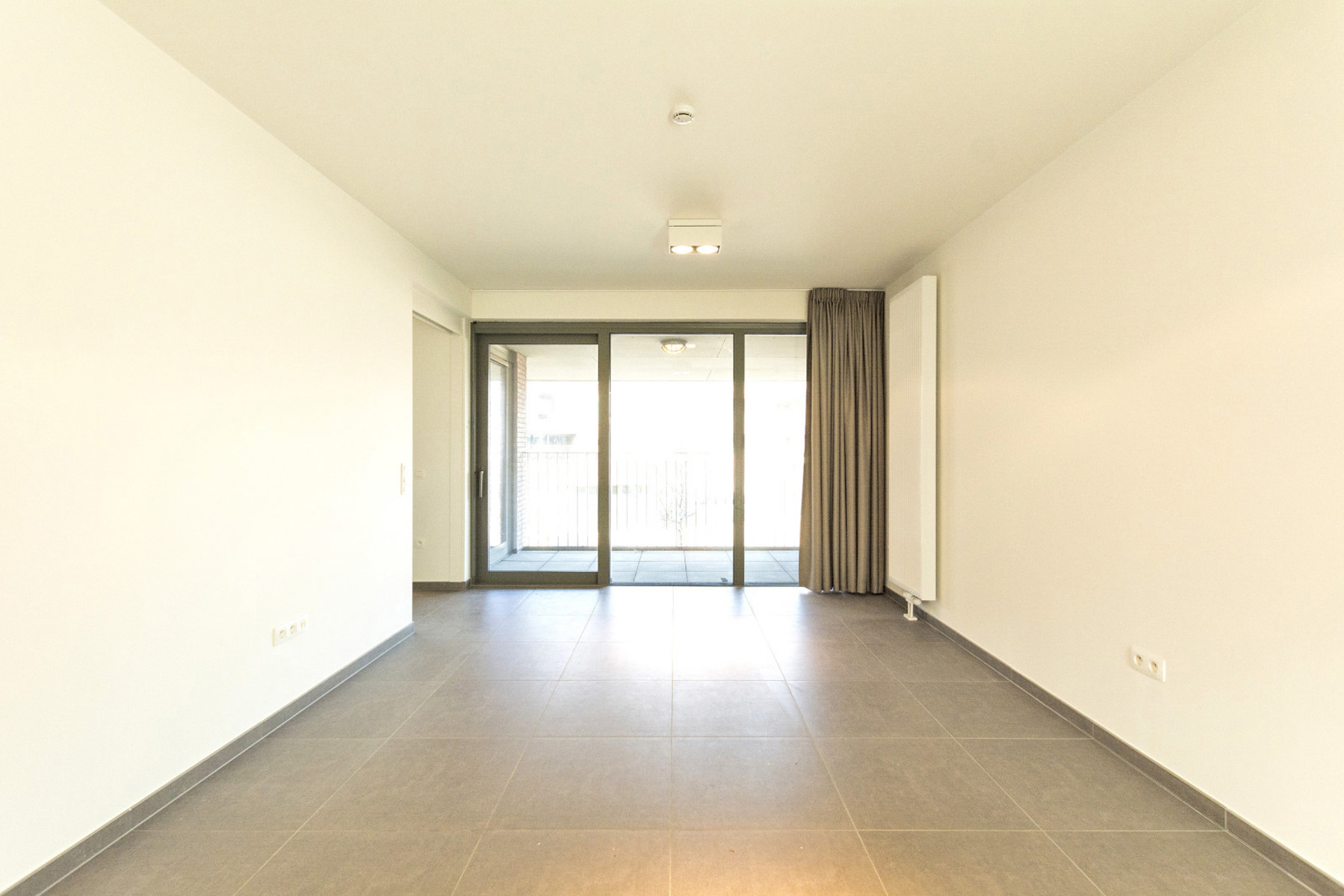 Serviceflat met terras, kelder en mogelijkheid tot garage... - foto 5