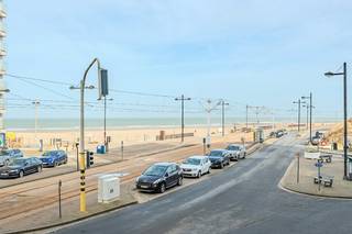 Centrally located 2-bedroom apartment near public transport, shops and the seafront. Thanks to its generous dimensions, you will enjoy an...