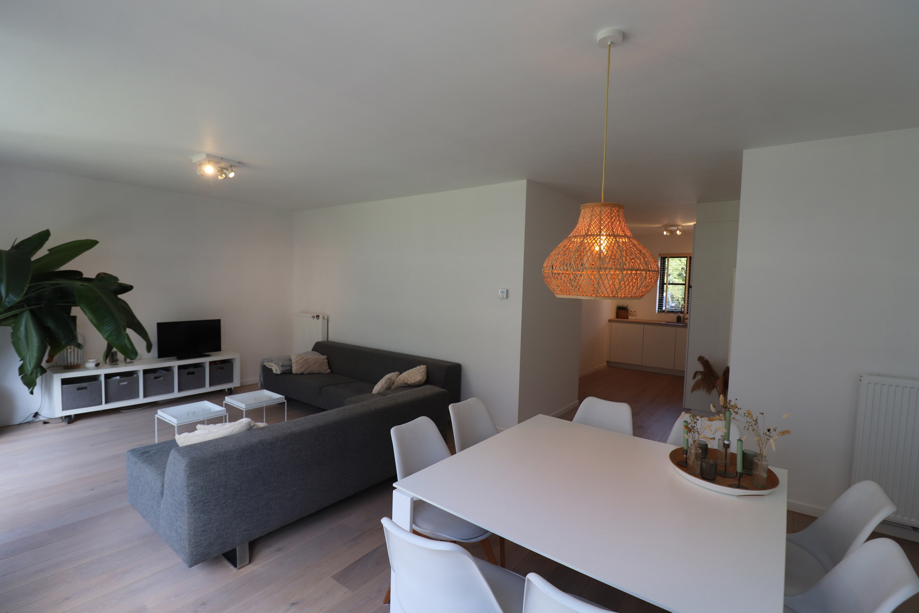 Charmante BEN-woning met 3 slaapkamers, zolder, terras met tuin en ondergrondse parking. - foto 5