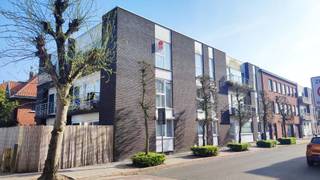 Sint Andries: zeer goed gelegen appartement tussen de Gistelse en de Torhoutse Steenweg, op wandel-/fietsafstand van het station en met zeer...