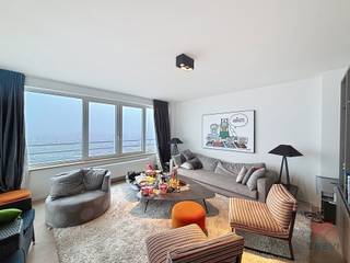 BRUSSEL, in de prestigieuze Up-Site toren, op de 27ste verdieping, 3-slaapkamer appartement van ±219m² (EPC), volledig gemeubileerd. Het is als...