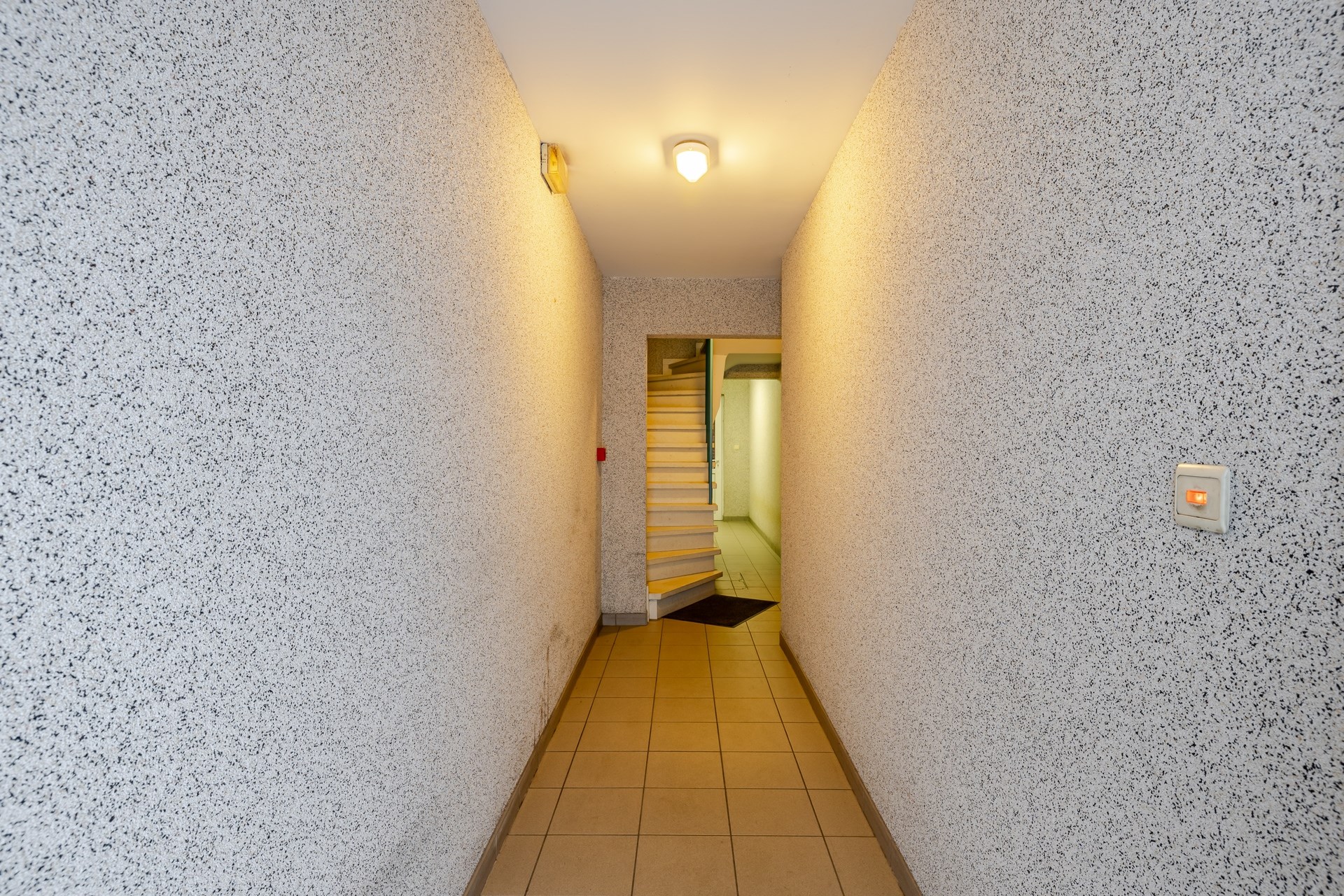 Opbrengsteigendom bestaande uit drie appartementen te Aalst - foto 2