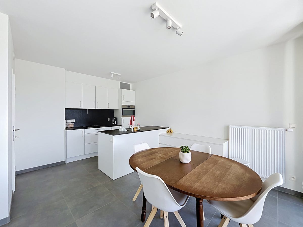 Apartment for rent with 2 bedrooms in Sint-Andries - photo 3