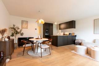 Luxueus nieuwbouwappartement met tuin en autostaanplaats.Op een rustige locatie nabij het centrum van Lier bevindt zich dit luxueus afgewerkte...