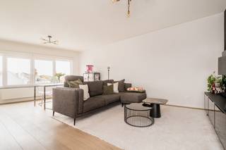 Quares - TREVI Groep presenteert :Mooi lichtrijk instapklaar appartement met garageboxDit appartement bevindt zich op de tweede verdieping van een...