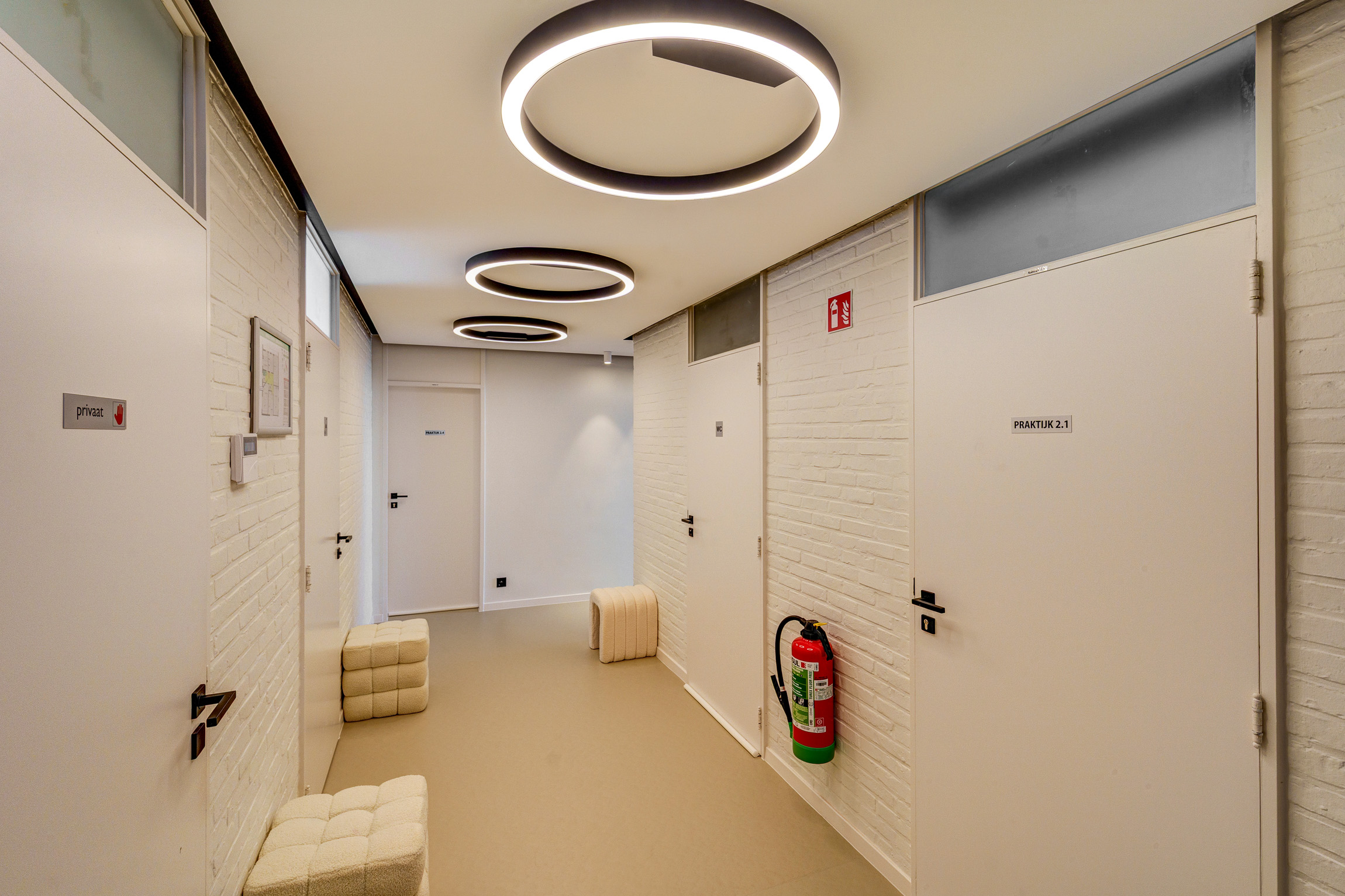 Centraal gelegen instapklare praktijkruimte/bureau - foto 4