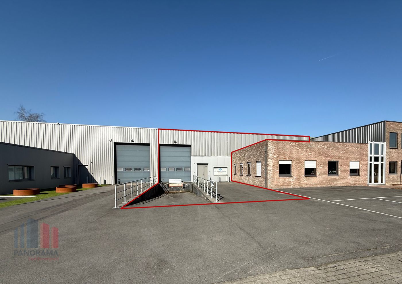 Magazijn 1.000 m²  met kantoor en laadkade in Eke met vlotte verbinding naar E17 - foto 1