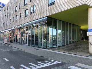 Uiterst gunstig gelegen handelspand/kantoor aan de achterzijde van het station in de nieuwe opgewaardeerde zone van Leuven (bv Hal 5 en...