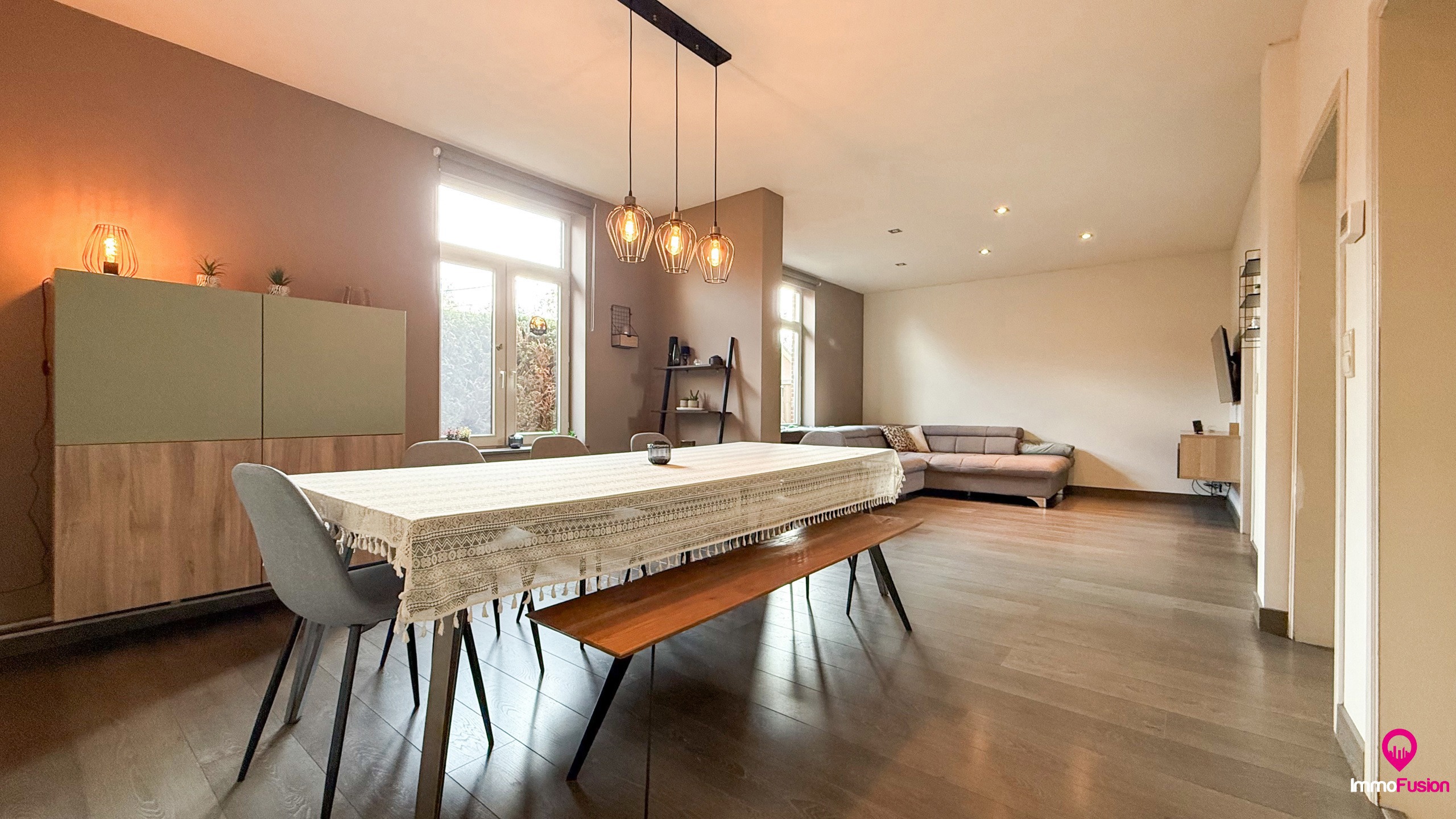 Charmante woning met 5 slaapkamers op een ruim perceel - foto 3