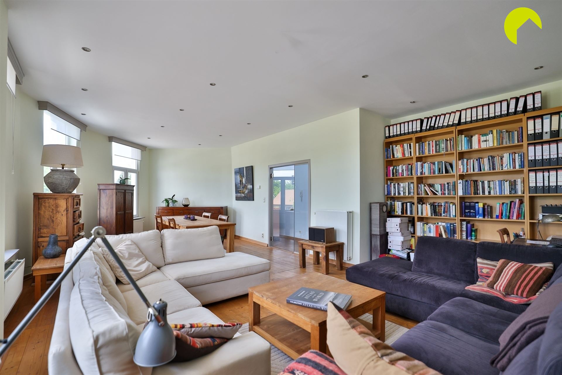Polyvalent eigendom met handelsgelijkvloers en duplex appartement - foto 5