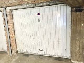 Op zoek naar een veilige en praktische parkeer- of opslagruimte in Antwerpen? Wij bieden een ondergrondse garagebox te koop aan, gelegen aan...