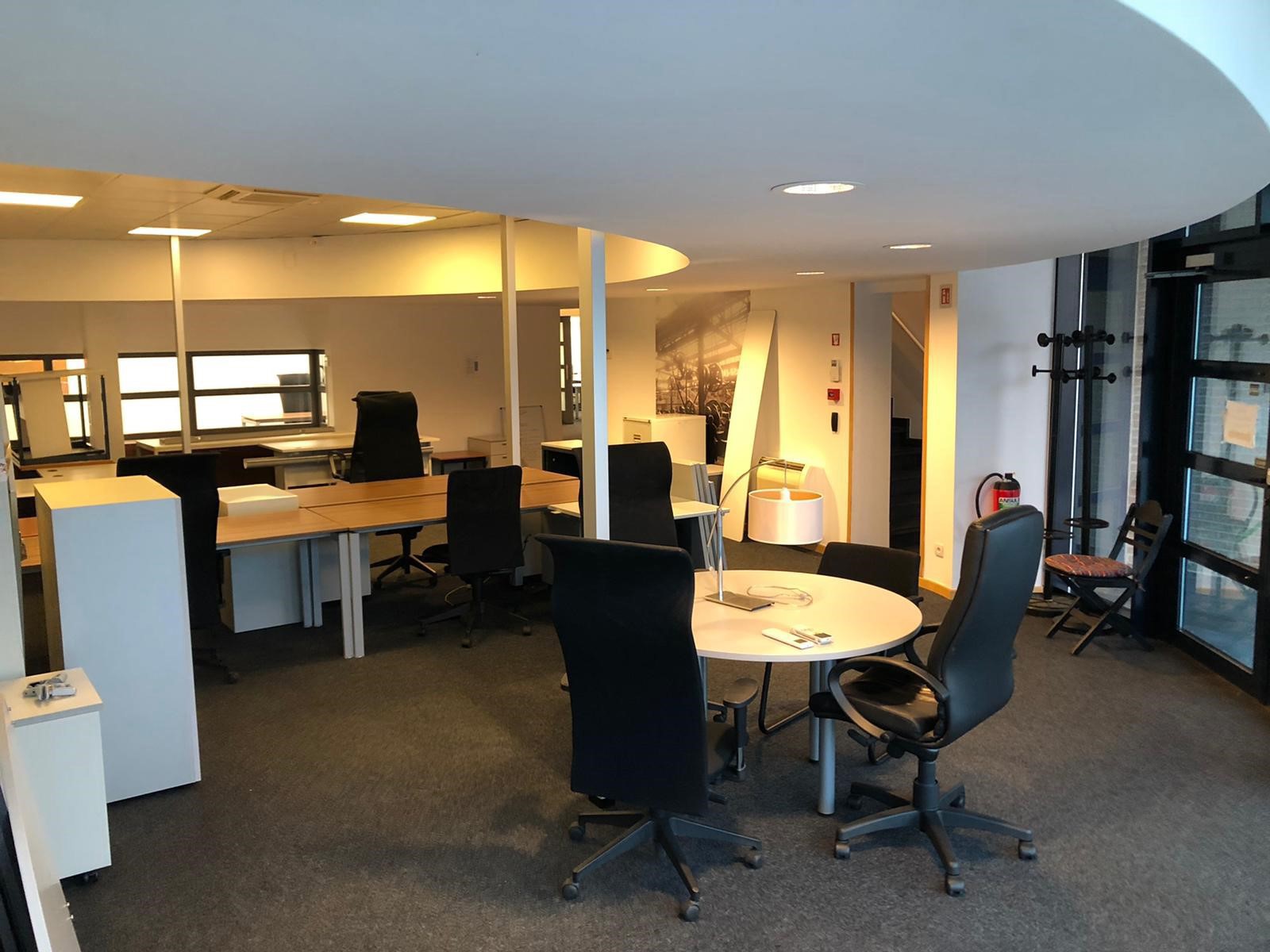 Handelsgelijkvloers/Kantoor met centrale Ligging in Sint-Job - foto 4