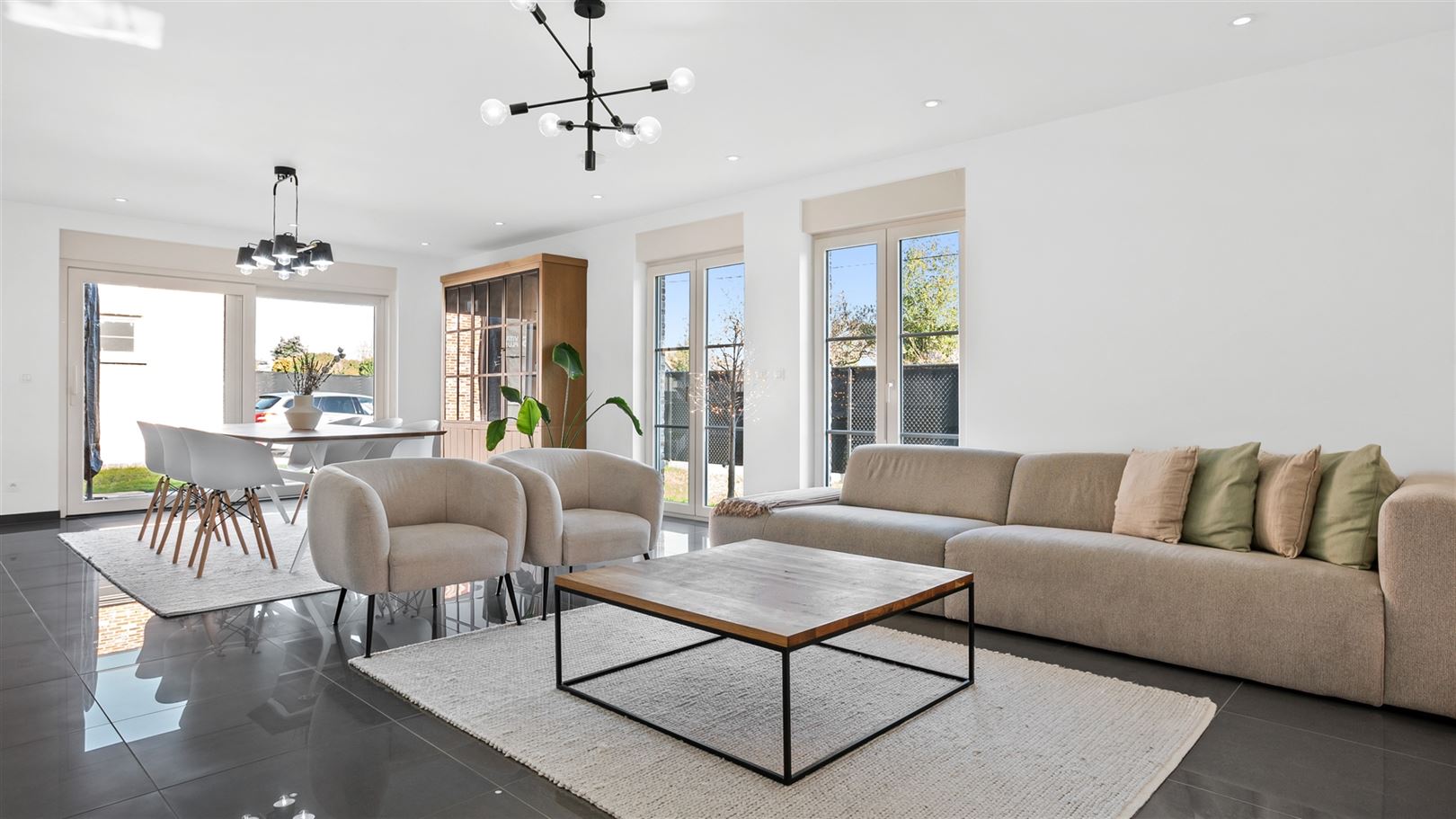 TE KOOP: Kwalitatief afgewerkte woning te Heusden-Zolder! - foto 3